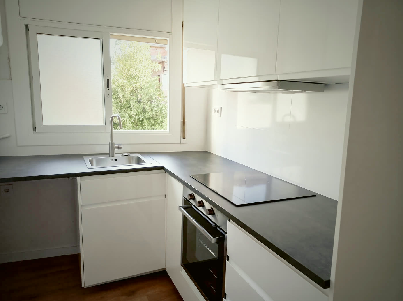 Escena 03 · Cocina